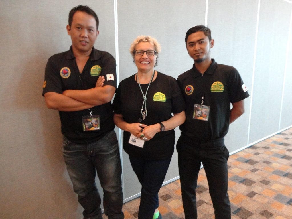 Here I am with members of the Sabah Wildlife Department wearing my honorary SWD t-shirt!!!!